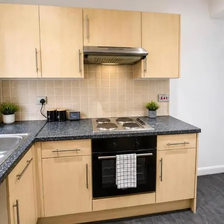 Spacious 3 Bedroom House Near Centre Kwatera prywatna *